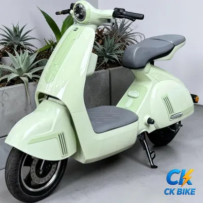 Vespa Dior góc 3